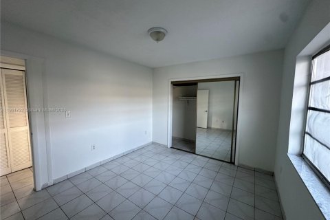 House in Miami, Florida 2 bedrooms, 172.8 sq.m. № 1953231 - photo 6