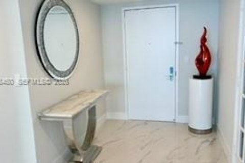 Condominio en alquiler en Hallandale Beach, Florida, 3 dormitorios, 191.84 m2 № 2355189 - foto 3