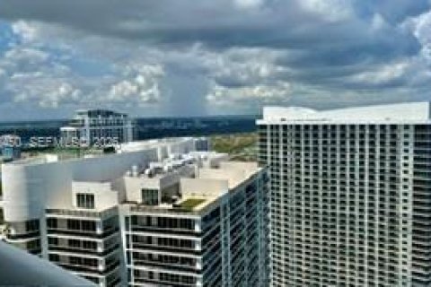 Condominio en alquiler en Hallandale Beach, Florida, 3 dormitorios, 191.84 m2 № 2355189 - foto 23