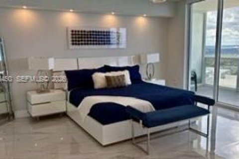 Condominio en alquiler en Hallandale Beach, Florida, 3 dormitorios, 191.84 m2 № 2355189 - foto 10