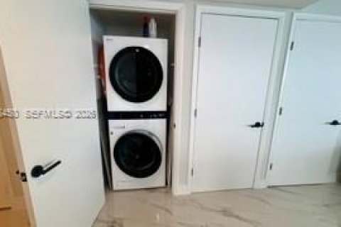 Condominio en alquiler en Hallandale Beach, Florida, 3 dormitorios, 191.84 m2 № 2355189 - foto 22