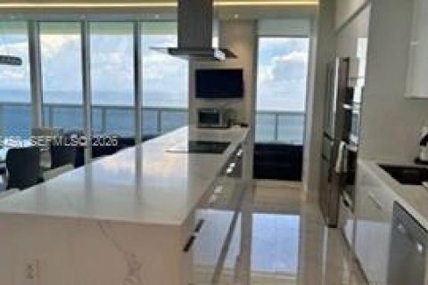 Condominio en alquiler en Hallandale Beach, Florida, 3 dormitorios, 191.84 m2 № 2355189 - foto 6