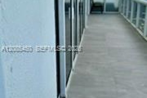 Condominio en alquiler en Hallandale Beach, Florida, 3 dormitorios, 191.84 m2 № 2355189 - foto 20