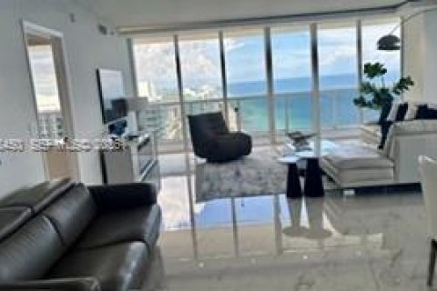 Condominio en alquiler en Hallandale Beach, Florida, 3 dormitorios, 191.84 m2 № 2355189 - foto 7