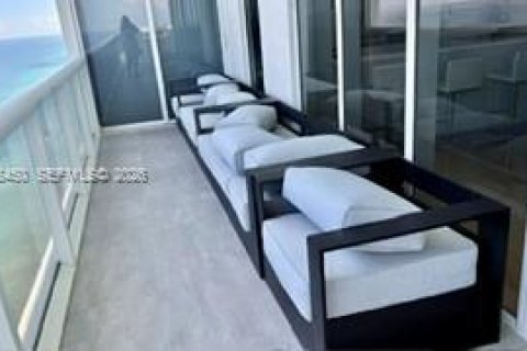 Condominio en alquiler en Hallandale Beach, Florida, 3 dormitorios, 191.84 m2 № 2355189 - foto 21