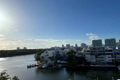 Снять в аренду кондоминиум в Санни-Айлс-Бич, Флорида 1 спальня, 64.57м2, № 1951735 - фото 20