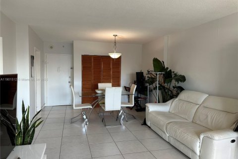 Снять в аренду кондоминиум в Санни-Айлс-Бич, Флорида 1 спальня, 64.57м2, № 1951735 - фото 4