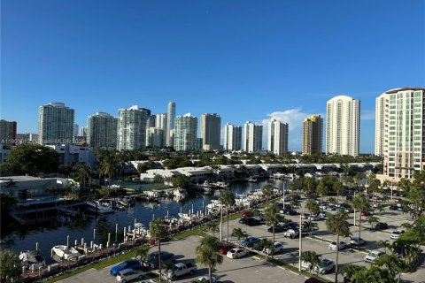 Снять в аренду кондоминиум в Санни-Айлс-Бич, Флорида 1 спальня, 64.57м2, № 1951735 - фото 19