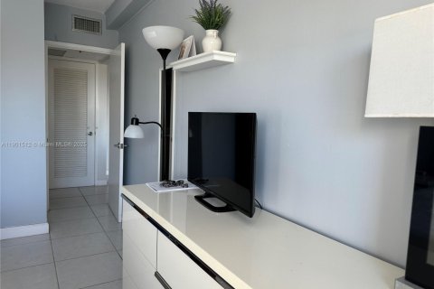 Снять в аренду кондоминиум в Санни-Айлс-Бич, Флорида 1 спальня, 64.57м2, № 1951735 - фото 10