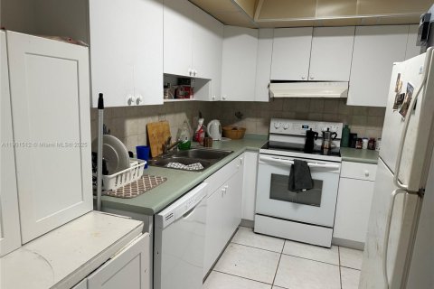 Снять в аренду кондоминиум в Санни-Айлс-Бич, Флорида 1 спальня, 64.57м2, № 1951735 - фото 7