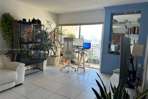 Снять в аренду кондоминиум в Санни-Айлс-Бич, Флорида 1 спальня, 64.57м2, № 1951735 - фото 2