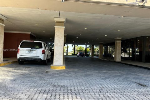 Снять в аренду кондоминиум в Санни-Айлс-Бич, Флорида 1 спальня, 64.57м2, № 1951735 - фото 30