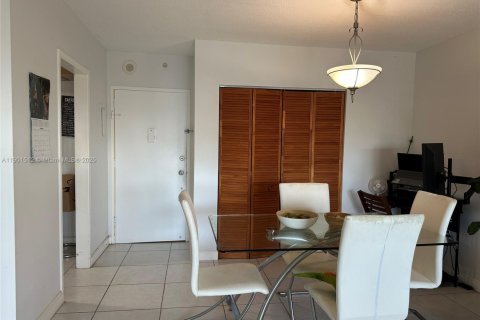 Снять в аренду кондоминиум в Санни-Айлс-Бич, Флорида 1 спальня, 64.57м2, № 1951735 - фото 5