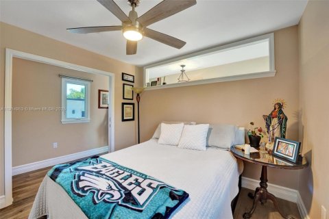 Casa en venta en Fort Lauderdale, Florida, 4 dormitorios, 204.01 m2 № 1970728 - foto 24