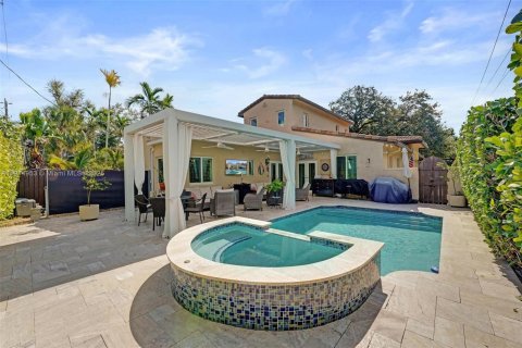 Casa en venta en Fort Lauderdale, Florida, 4 dormitorios, 204.01 m2 № 1970728 - foto 18