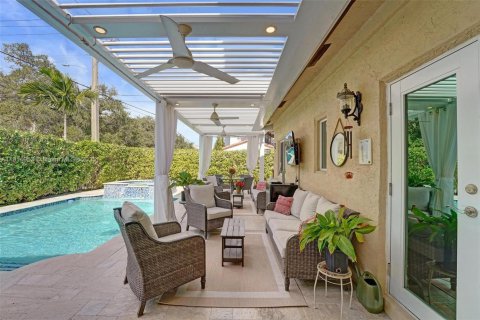 Casa en venta en Fort Lauderdale, Florida, 4 dormitorios, 204.01 m2 № 1970728 - foto 4