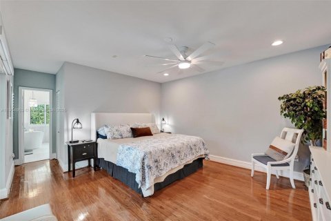 Casa en venta en Fort Lauderdale, Florida, 4 dormitorios, 204.01 m2 № 1970728 - foto 10