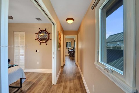 Casa en venta en Fort Lauderdale, Florida, 4 dormitorios, 204.01 m2 № 1970728 - foto 23
