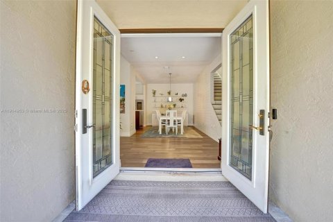 Casa en venta en Fort Lauderdale, Florida, 4 dormitorios, 204.01 m2 № 1970728 - foto 28