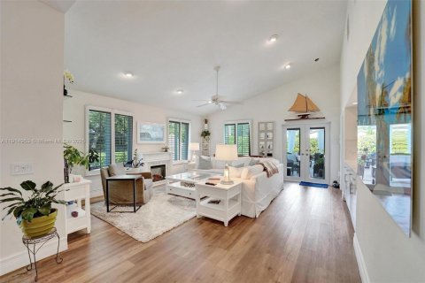 Casa en venta en Fort Lauderdale, Florida, 4 dormitorios, 204.01 m2 № 1970728 - foto 7