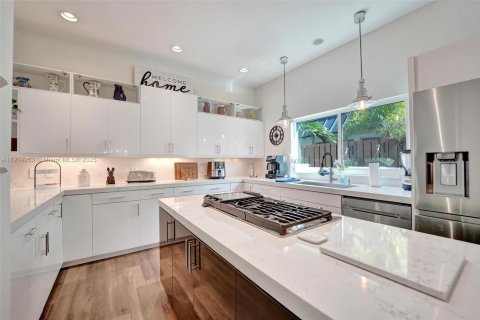 Casa en venta en Fort Lauderdale, Florida, 4 dormitorios, 204.01 m2 № 1970728 - foto 20