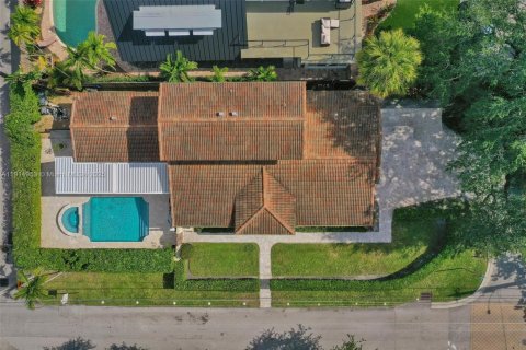 Casa en venta en Fort Lauderdale, Florida, 4 dormitorios, 204.01 m2 № 1970728 - foto 1