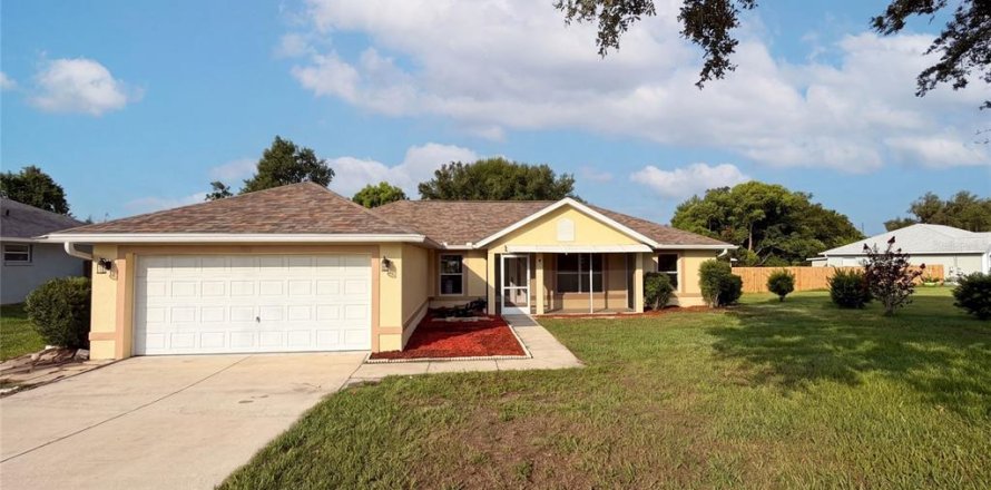 Villa ou maison à Howey-in-the-Hills, Floride 3 chambres, 155.98 m2 № 2227768