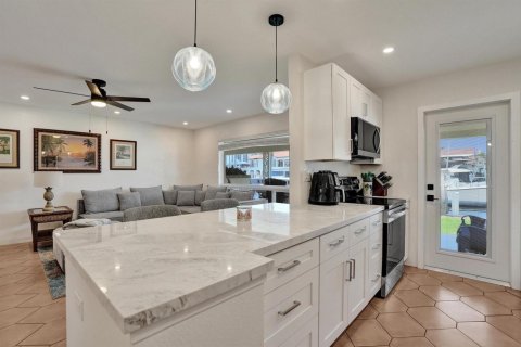 Apartment in Fort Lauderdale, Florida 2 bedrooms, 86.49 sq.m. № 2086298 - photo 13