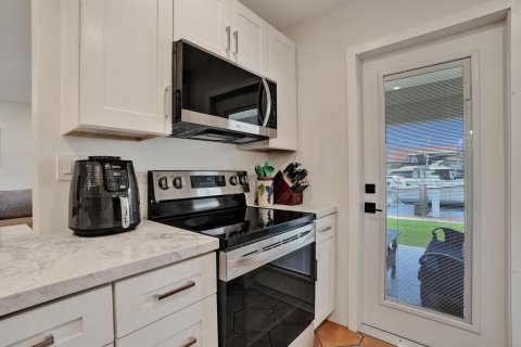 Apartment in Fort Lauderdale, Florida 2 bedrooms, 86.49 sq.m. № 2086298 - photo 15