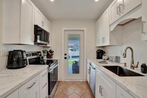 Apartment in Fort Lauderdale, Florida 2 bedrooms, 86.49 sq.m. № 2086298 - photo 14