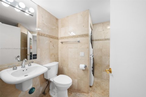 Снять в аренду кондоминиум в Майами-Бич, Флорида 1 спальня, 102.19м2, № 1978010 - фото 17