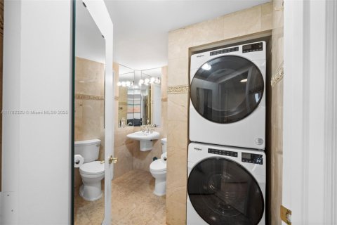 Снять в аренду кондоминиум в Майами-Бич, Флорида 1 спальня, 102.19м2, № 1978010 - фото 18