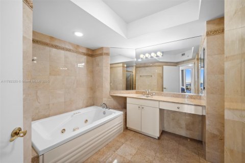 Снять в аренду кондоминиум в Майами-Бич, Флорида 1 спальня, 102.19м2, № 1978010 - фото 14