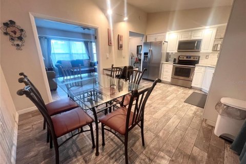 Villa ou maison à louer à Port Charlotte, Floride: 2 chambres, 113.34 m2 № 1520888 - photo 8