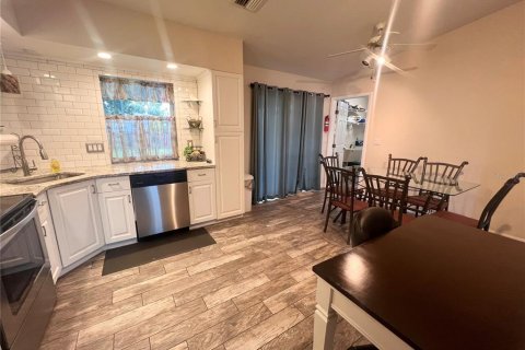 Villa ou maison à louer à Port Charlotte, Floride: 2 chambres, 113.34 m2 № 1520888 - photo 6