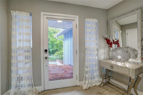 Villa ou maison à vendre à Sarasota, Floride: 2 chambres, 194.35 m2 № 2291252 - photo 6