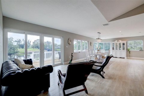 Villa ou maison à vendre à Sarasota, Floride: 2 chambres, 194.35 m2 № 2291252 - photo 10