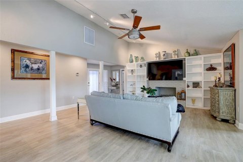 Villa ou maison à vendre à Sarasota, Floride: 2 chambres, 194.35 m2 № 2291252 - photo 8
