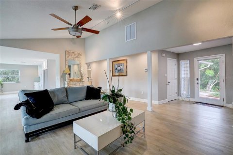 Villa ou maison à vendre à Sarasota, Floride: 2 chambres, 194.35 m2 № 2291252 - photo 9