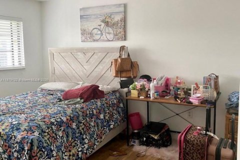 Condo in Miami, Florida, 2 bedrooms  № 1920606 - photo 12