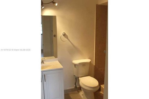 Condo in Miami, Florida, 2 bedrooms  № 1920606 - photo 11