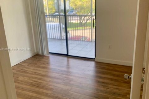 Condo in Miami, Florida, 2 bedrooms  № 1920606 - photo 25