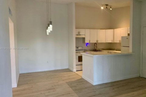 Condo in Miami, Florida, 2 bedrooms  № 1920606 - photo 29