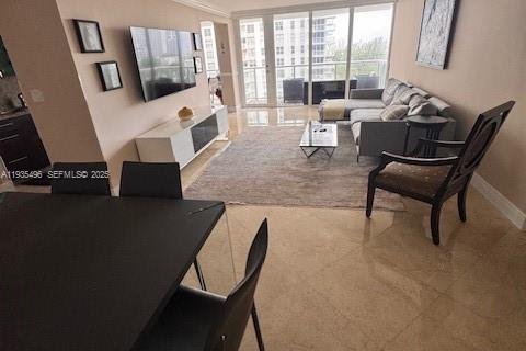 Condominio en venta en Sunny Isles Beach, Florida, 2 dormitorios, 118.36 m2 № 1993696 - foto 10
