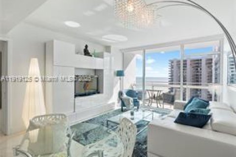 Condo in Miami Beach, Florida, 1 bedroom  № 1974390 - photo 4