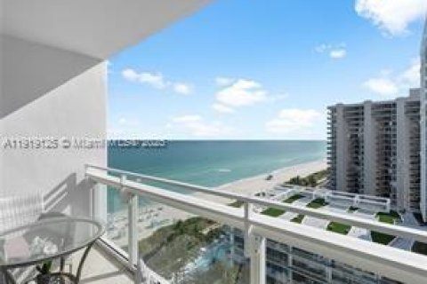Condo in Miami Beach, Florida, 1 bedroom  № 1974390 - photo 6