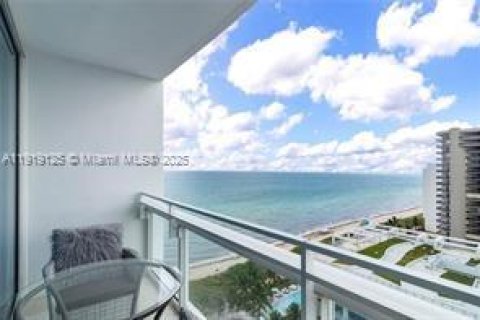 Condo in Miami Beach, Florida, 1 bedroom  № 1974390 - photo 14