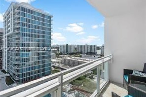 Condo in Miami Beach, Florida, 1 bedroom  № 1974390 - photo 15