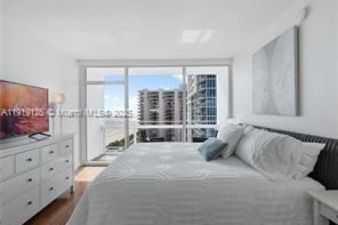 Condo in Miami Beach, Florida, 1 bedroom  № 1974390 - photo 13