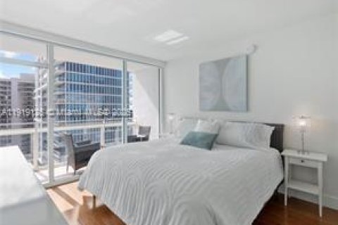 Condo in Miami Beach, Florida, 1 bedroom  № 1974390 - photo 12
